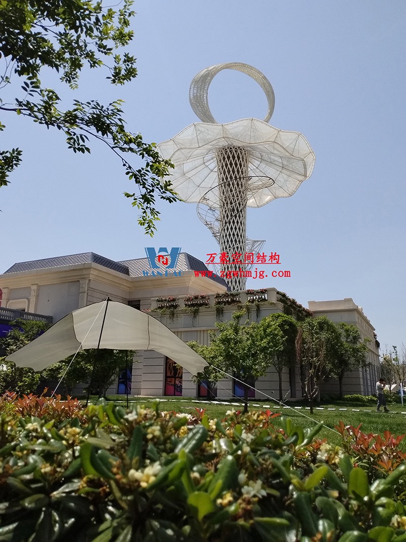 身姿輕盈，造型優美的膜結構建筑