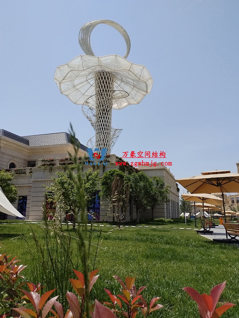 身姿輕盈，造型優美的膜結構建筑