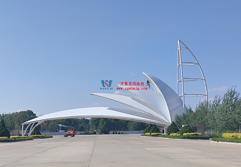陜西定邊馬蓮灘沙漠公園鋼膜結(jié)構(gòu)工程“奮力快跑”，工程“進度條”刷新了!