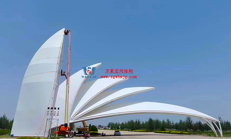 陜西定邊馬蓮灘沙漠公園鋼膜結(jié)構(gòu)工程“奮力快跑”，工程“進度條”刷新了!