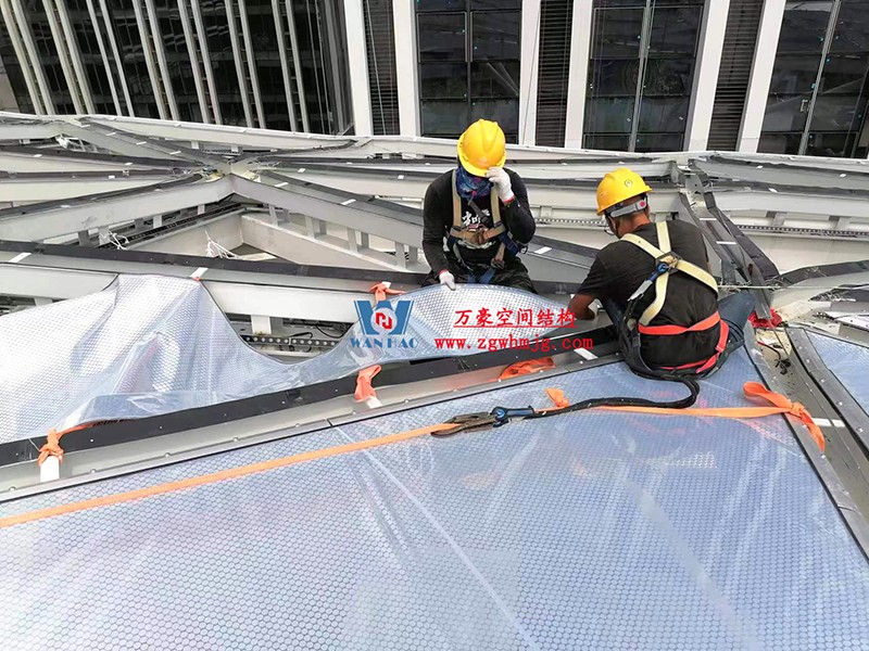 縱使烈日炎炎，腳步從未止歇！海南這個ETFE氣枕膜項目施工進度有最新消息