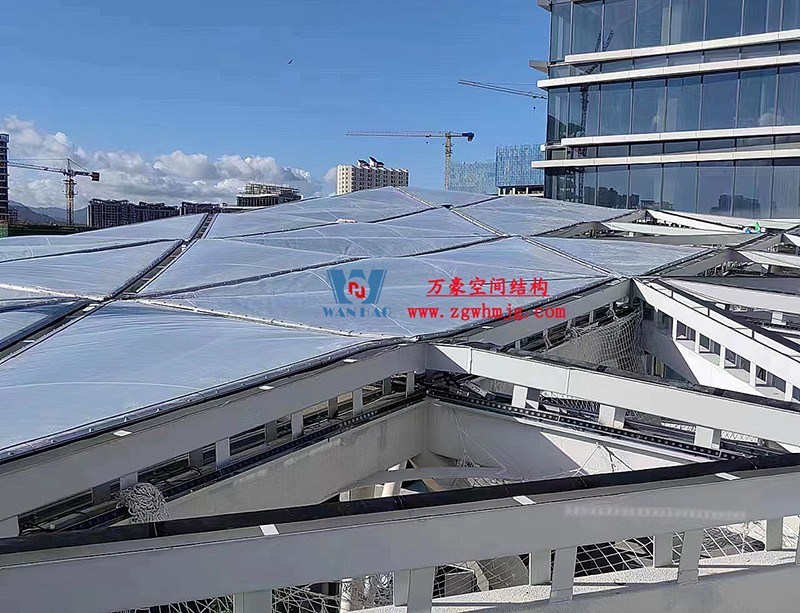 縱使烈日炎炎，腳步從未止歇！海南這個ETFE氣枕膜項目施工進度有最新消息